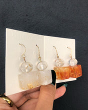 Load image into Gallery viewer, Resin Gold Flakes Earrings
