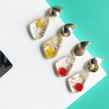 Load image into Gallery viewer, Flowers on Resin Earrings
