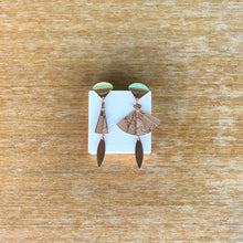 Load image into Gallery viewer, Flowers on Resin Earrings
