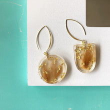 Load image into Gallery viewer, Flowers on Resin Earrings
