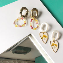 Load image into Gallery viewer, Flowers on Resin Earrings
