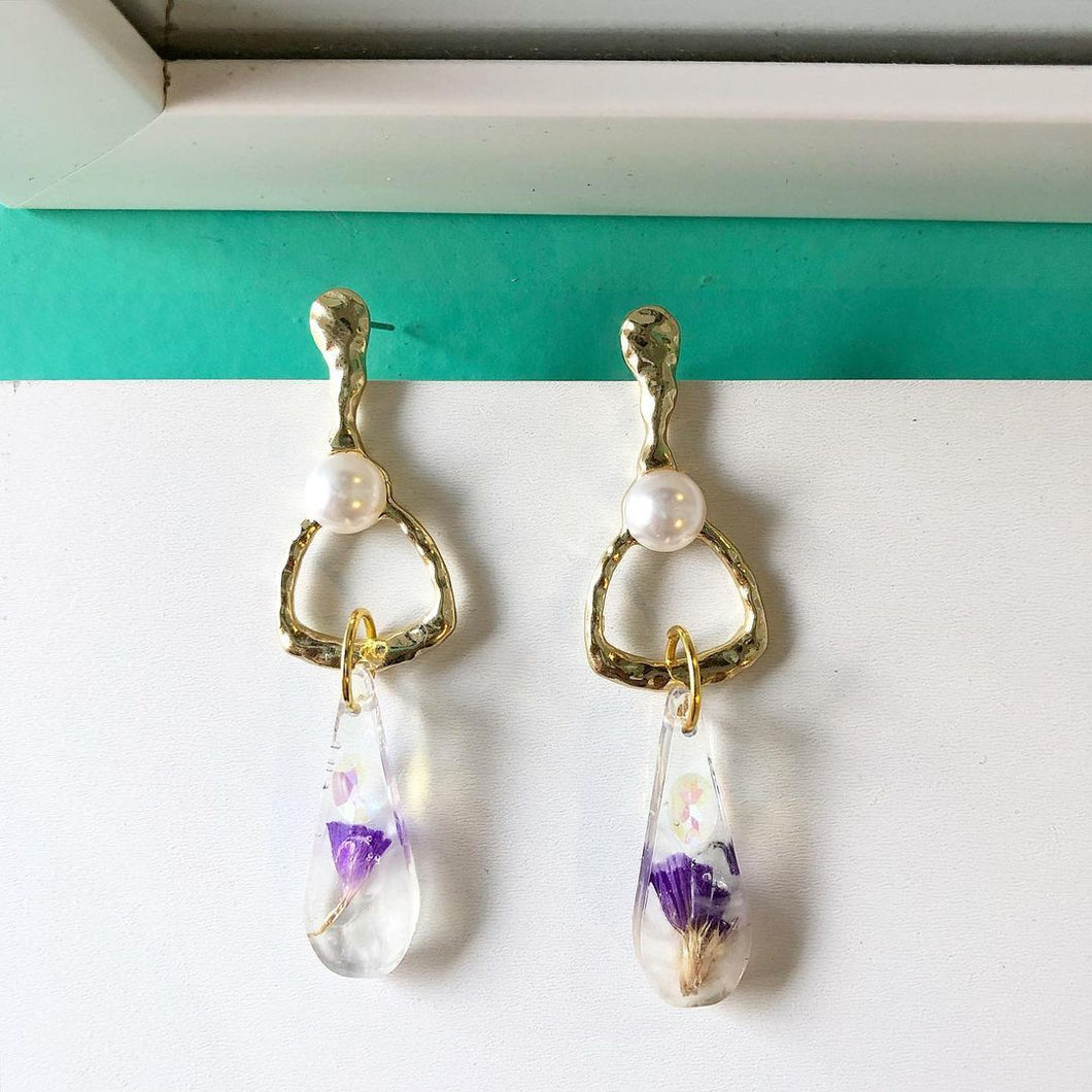 Dried Flower with Pearl Teardrop Resin Earrings