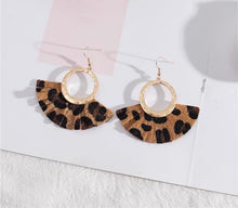 Load image into Gallery viewer, Animal Patterned Faux-leather Earring
