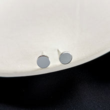 Load image into Gallery viewer, Sliver Circle Earrings
